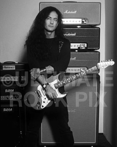 Black and White Photos of Jake E. Lee with his Amplifiers in 1995 –  Ultimate Rock Pix