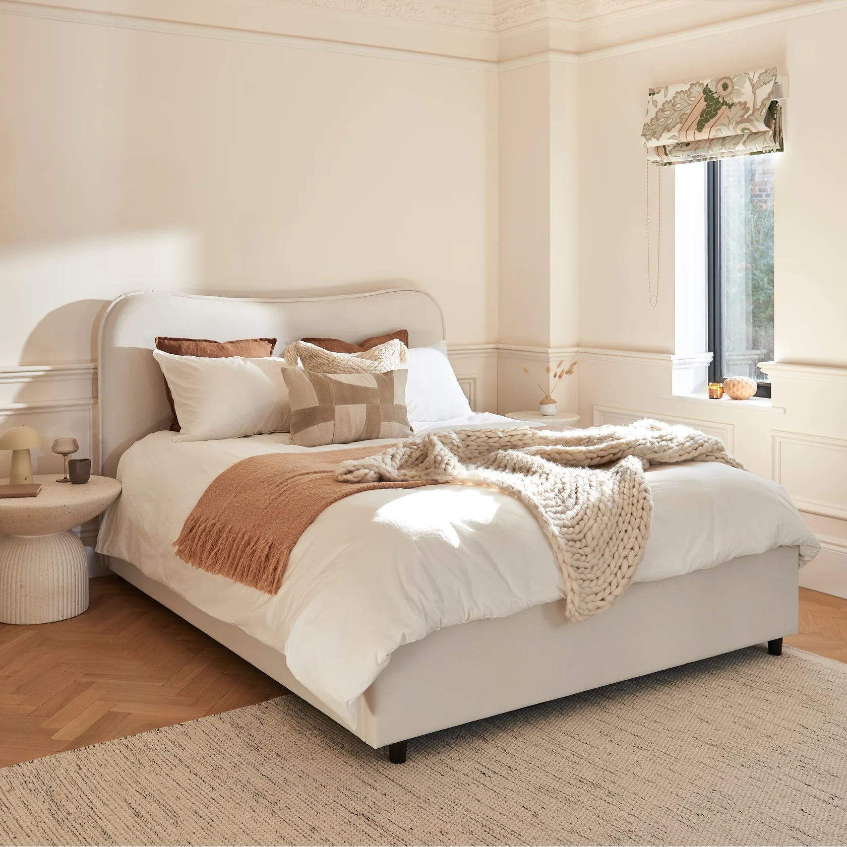 Finola King Ottoman Bed - Ivory - Laura James