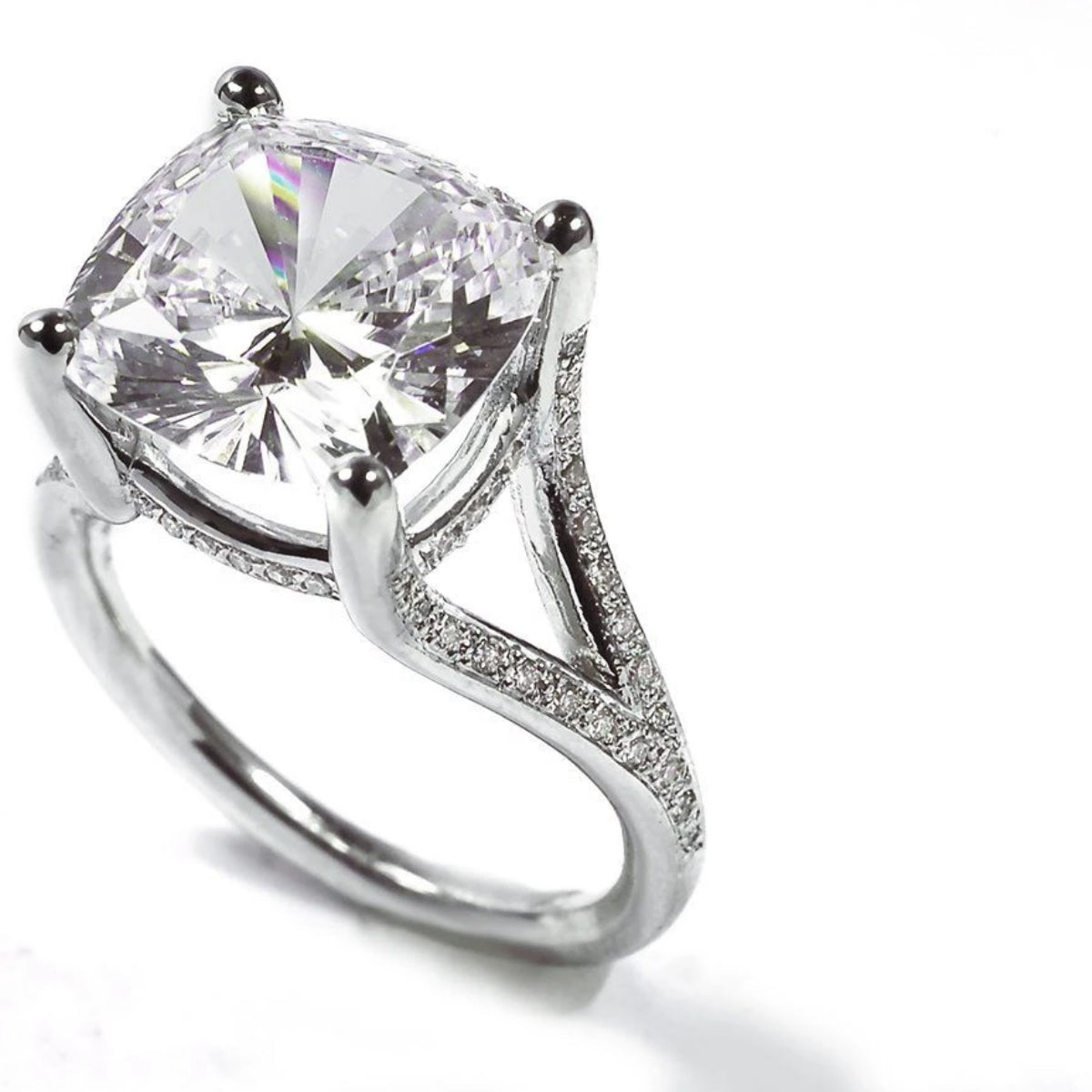 18 Karat Gold Round Shape Split Shank Diamond Engagement Ring