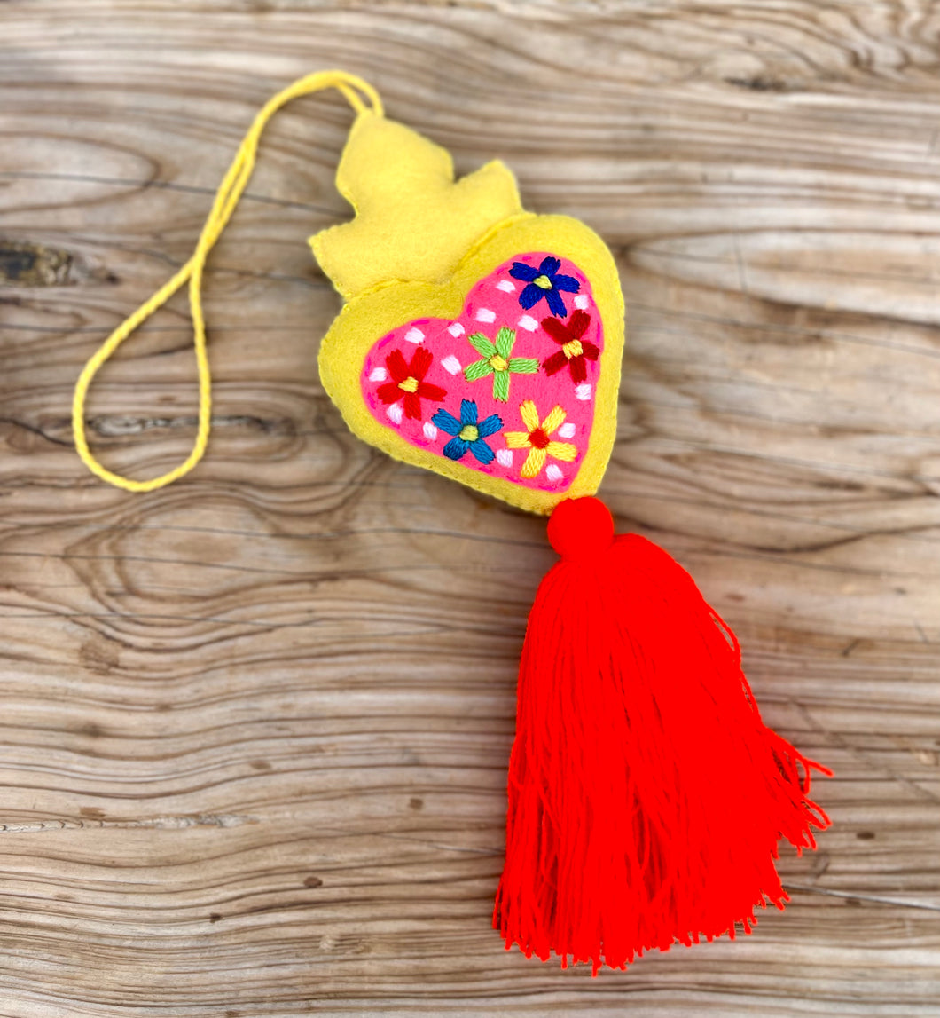 Corazón verde tassel
