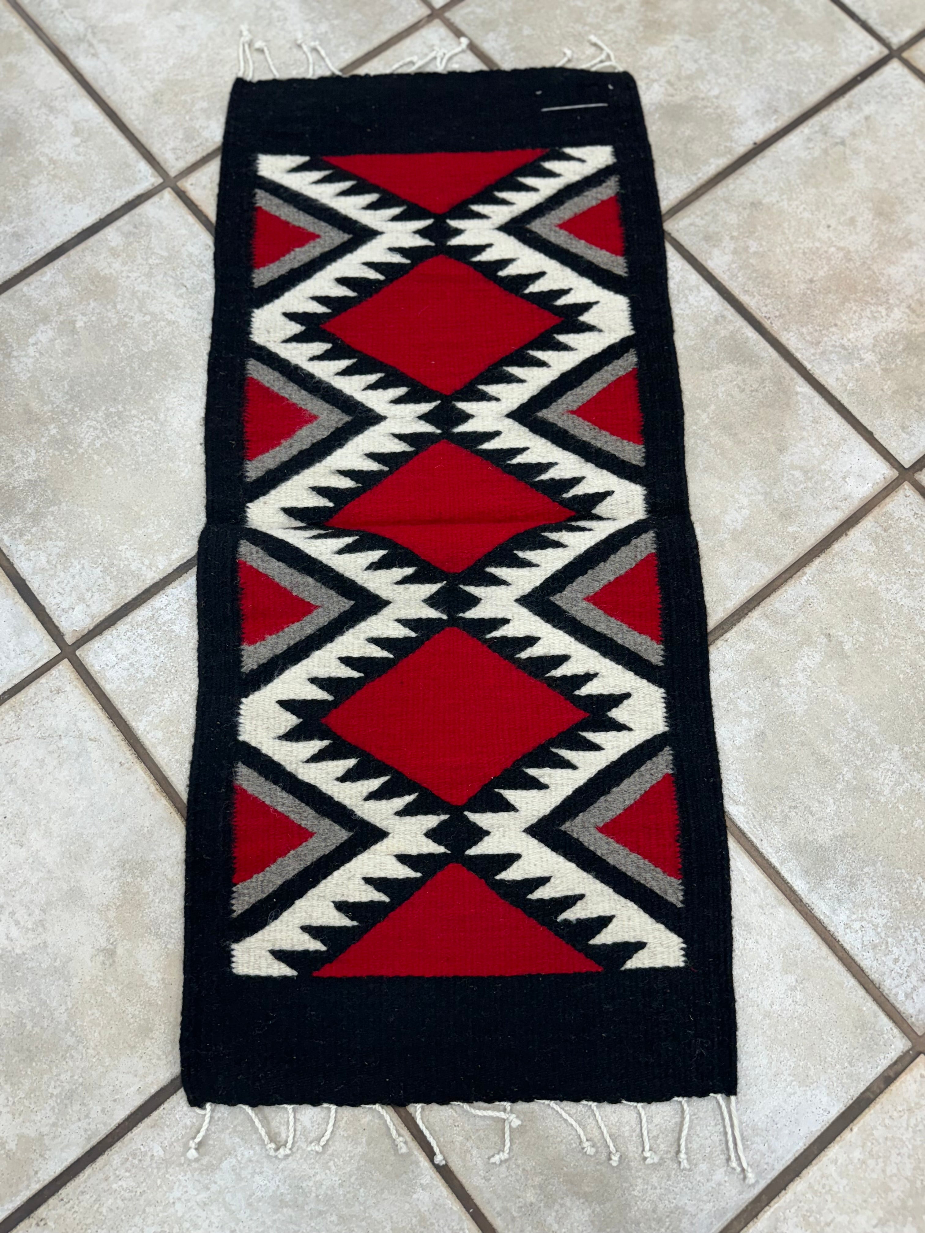 Escalante 16” x 3’3” Alfredo Martinez Table Runner (Red/Black)