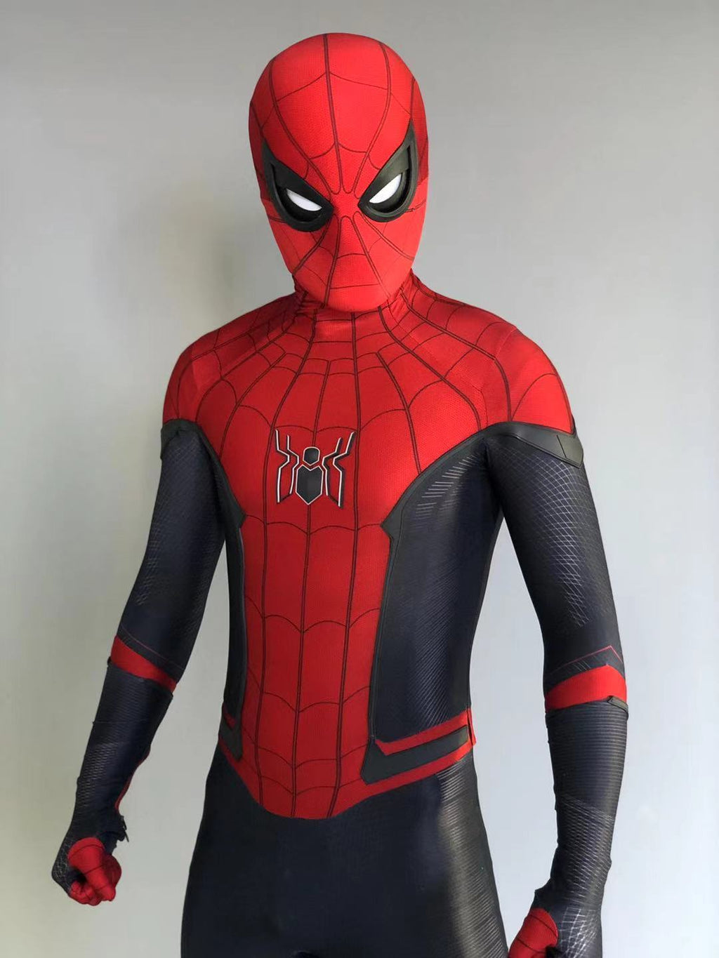 Far From Home Spider Man Suit That Allows to Make to Measurements