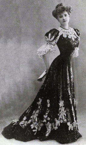 The History of Evening Wear: From Victorian Gowns to Modern Elegance -  Ever-Pretty US
