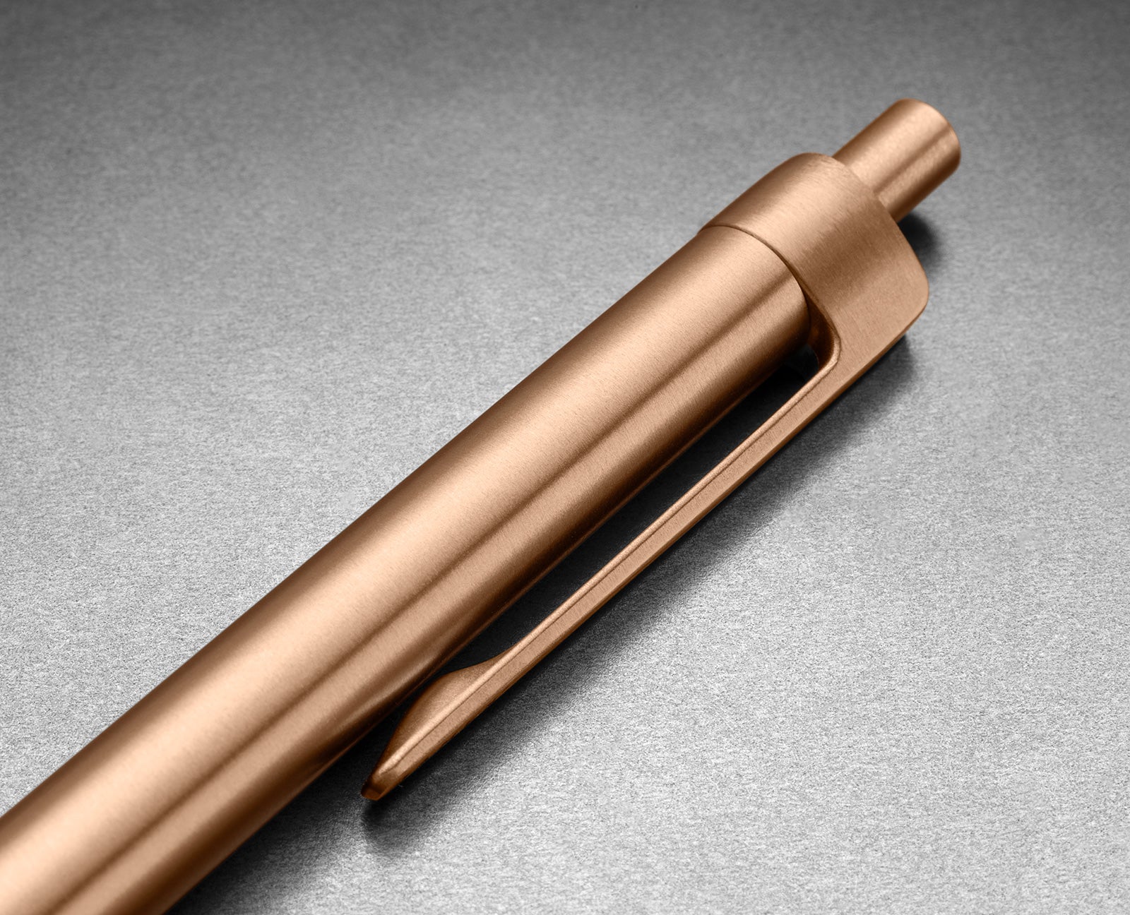 rose-gold-click-pen-3