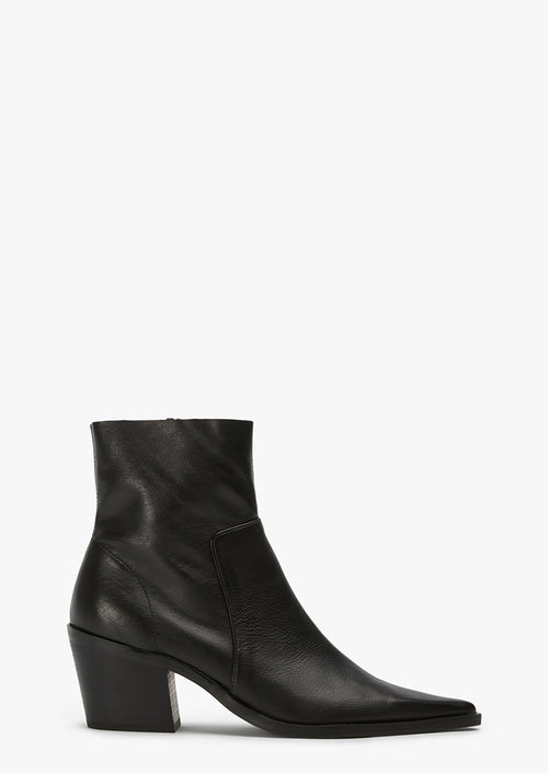 Nisku Black Venice Ankle Boots