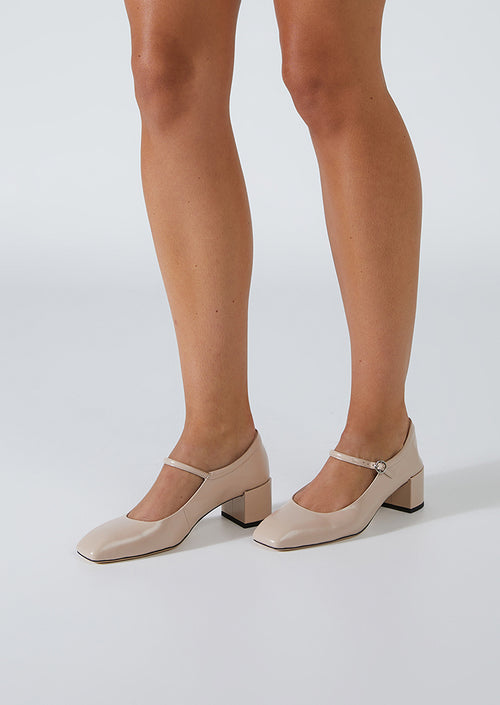 Wynnie Creme Hi Shine Heels