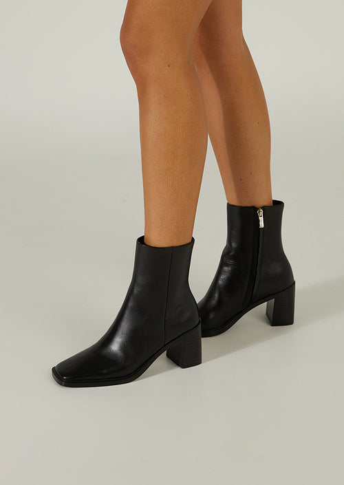 Dream Black Como Ankle Boots