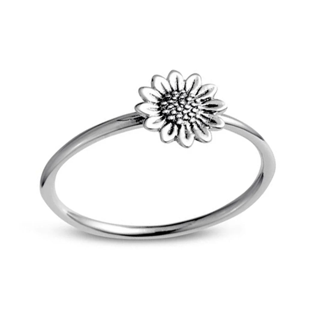 Delicate Sunflower Ring Size:7 narrowed the dinner and dessert