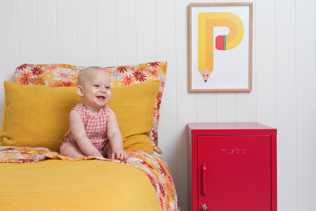 Mustard Made lockers the Shorty in Poppy red locker