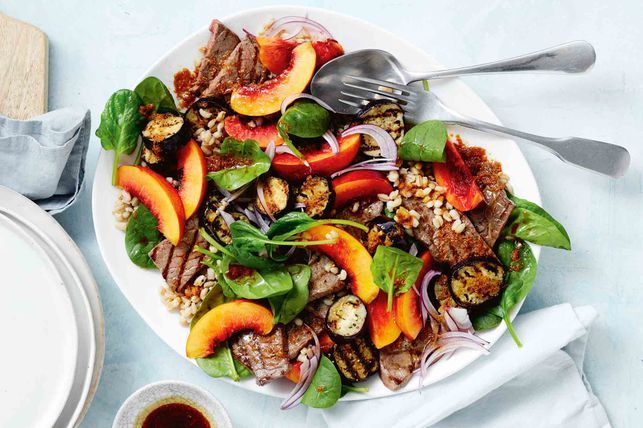 Steak and Nectarine Salad