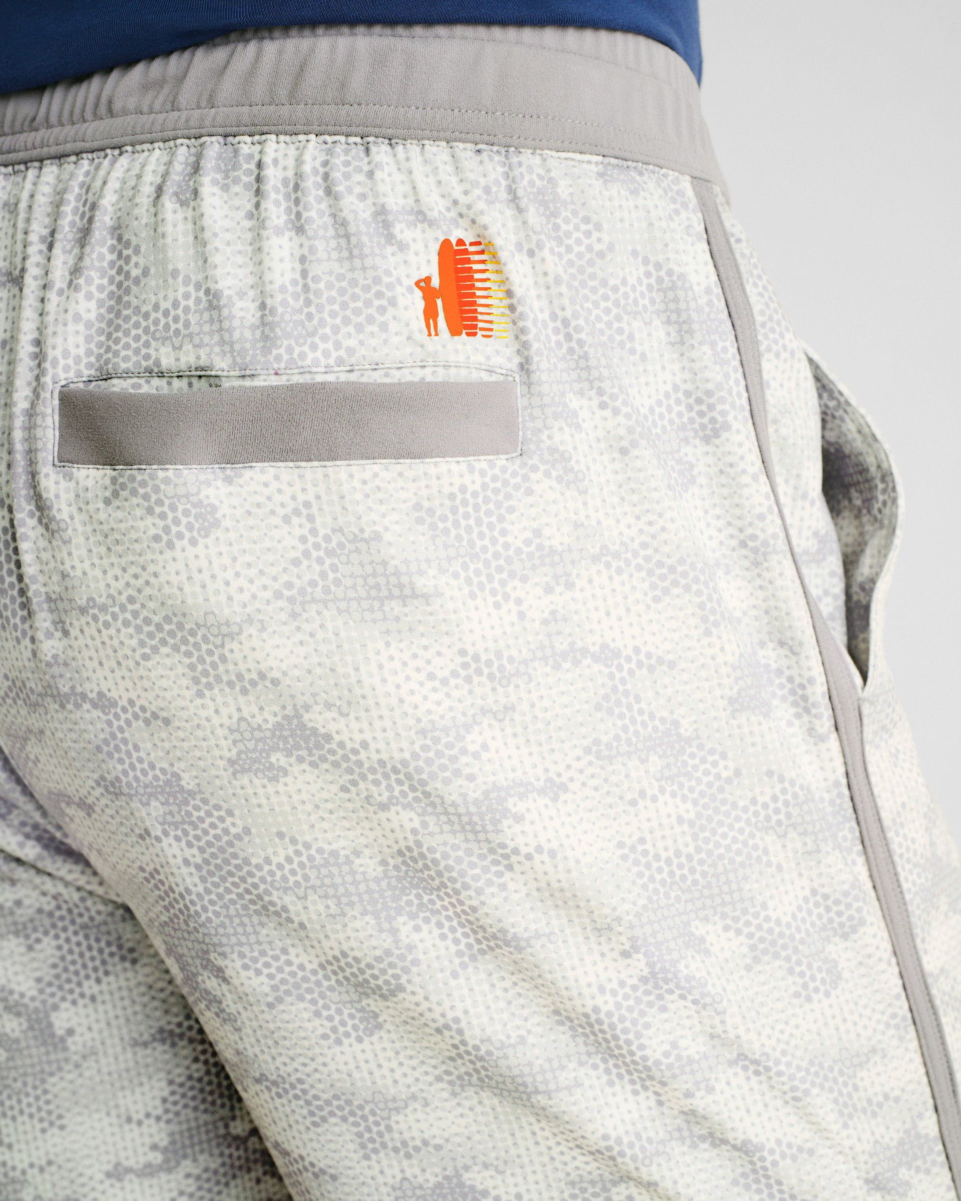 Keith Camo Performance Shorts · johnnie-O