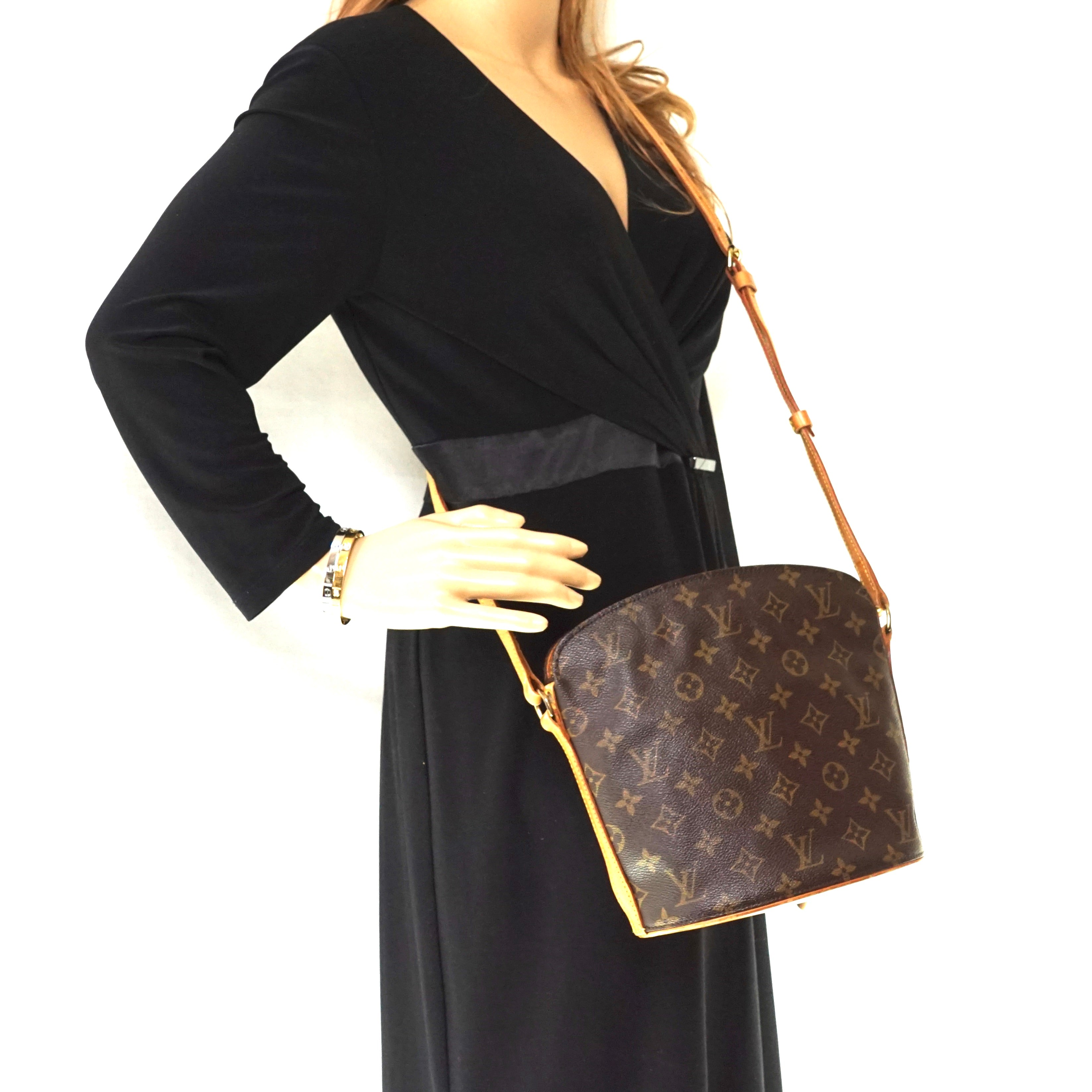 Our favorite vintage small LV crossbody Bag?! Louis Vuitton Drouot (Pros,  Cons, & Review)