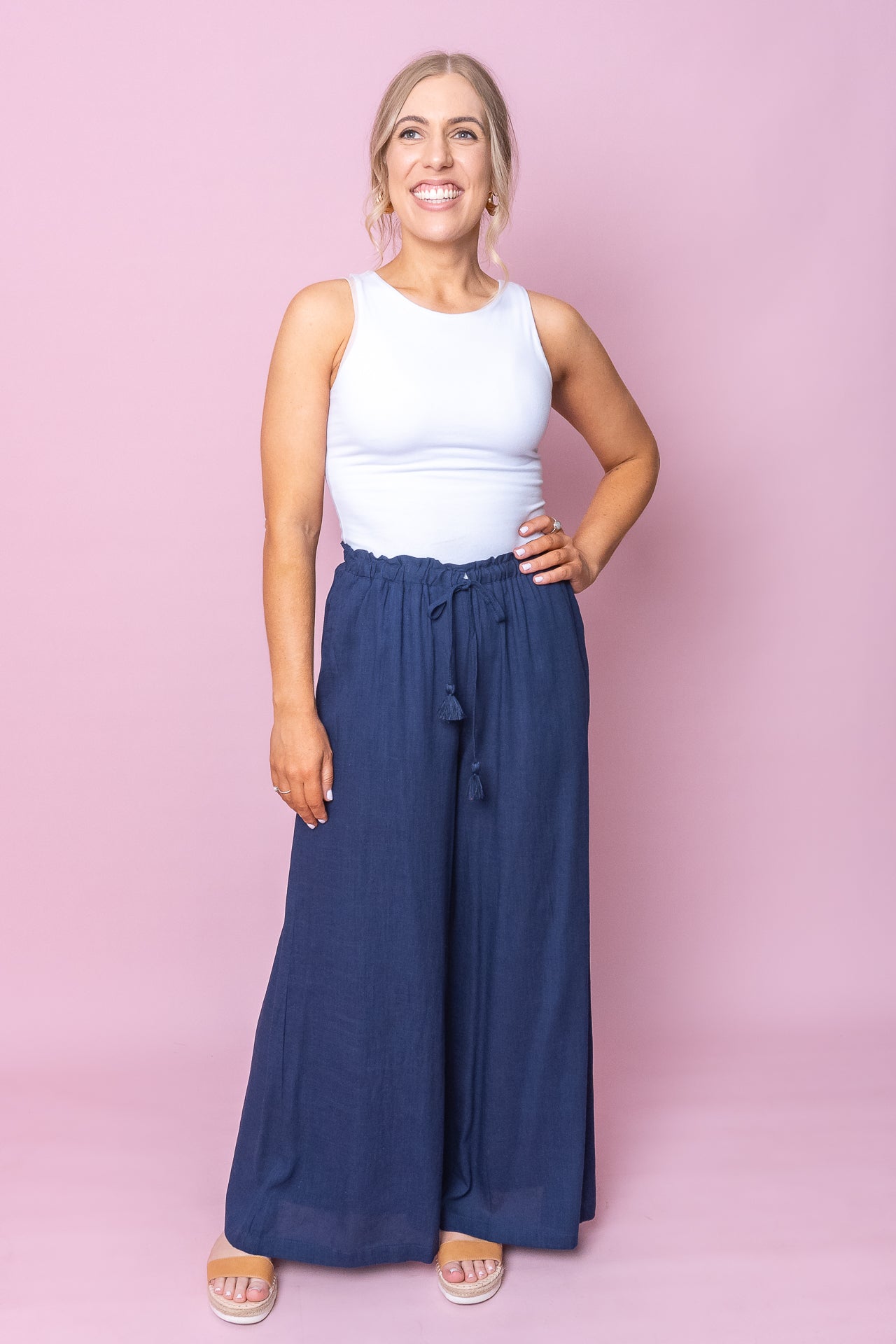 Noa Pants in Navy