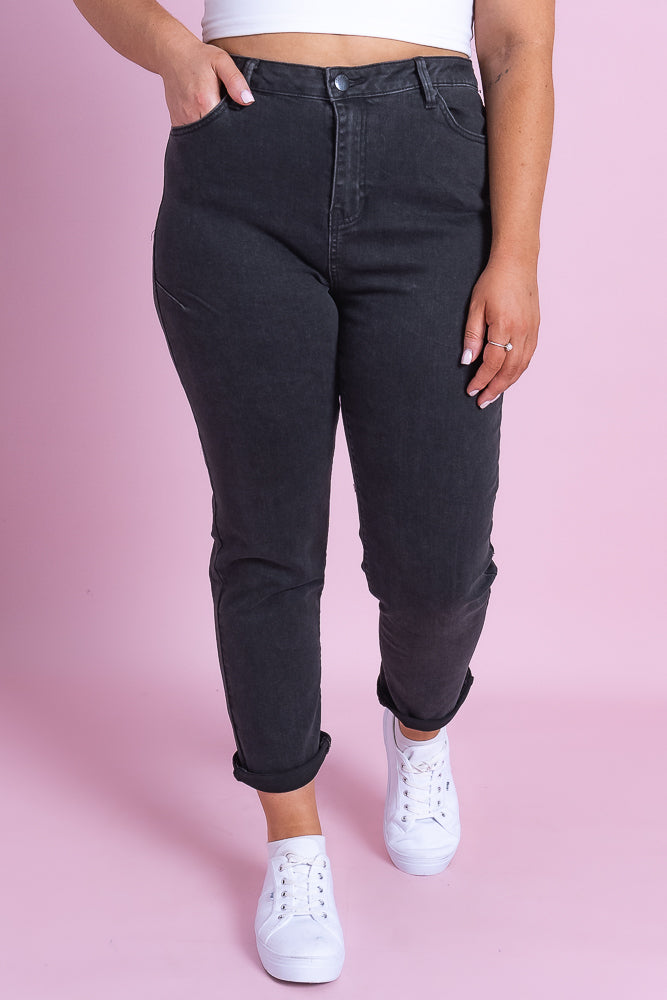 Barkly Straight Leg Jeans in Black - Foxwood