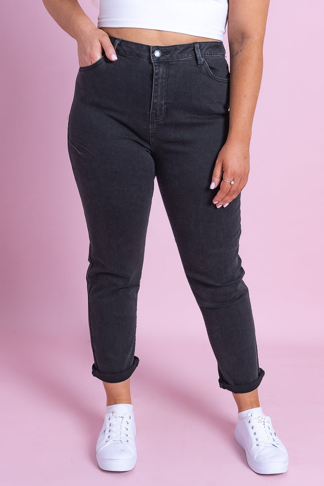 Barkly Straight Leg Jeans in Black - Foxwood