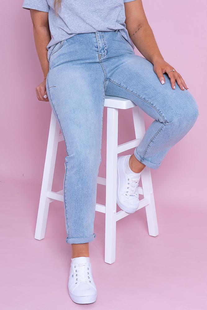 Barkly Straight Leg Jeans in Vintage Mid Blue - Foxwood