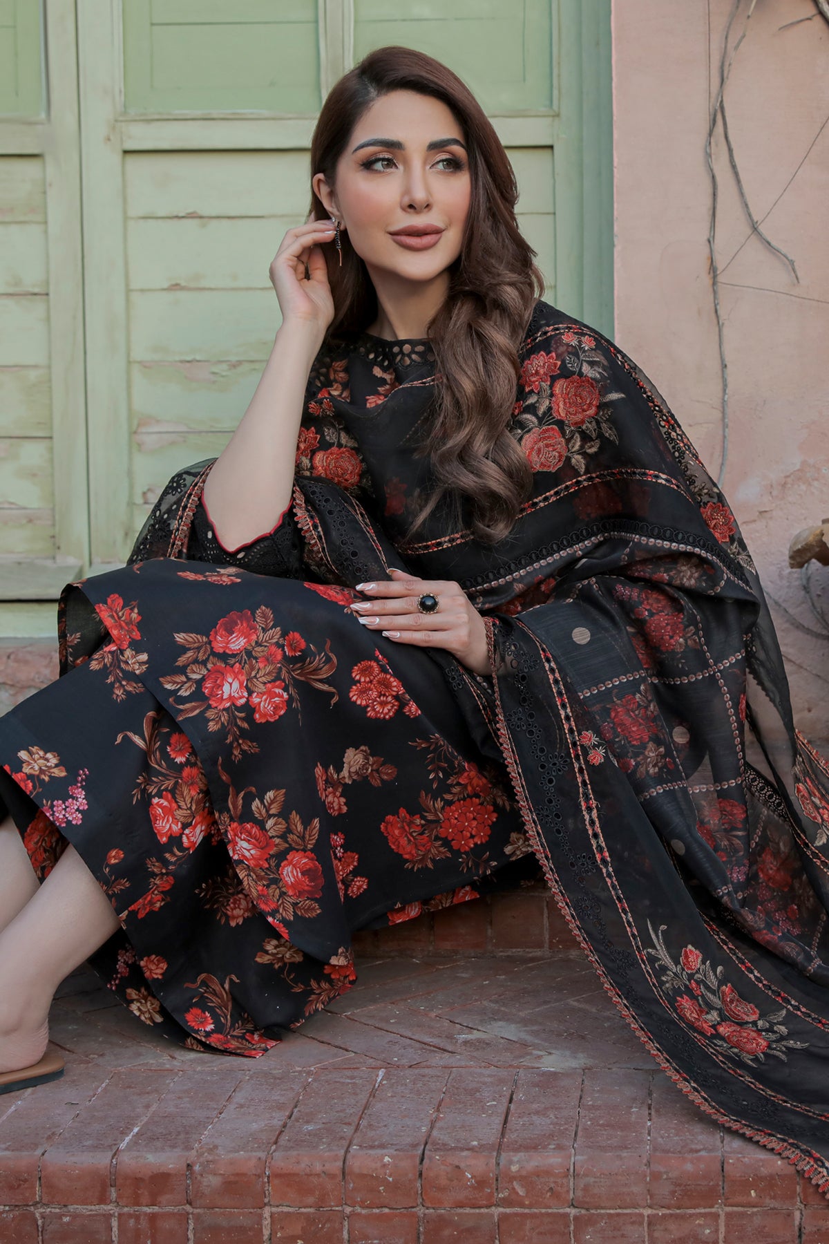 EMBROIDERED LAWN UF-326
