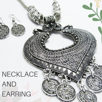 Saundraa Necklace Collection