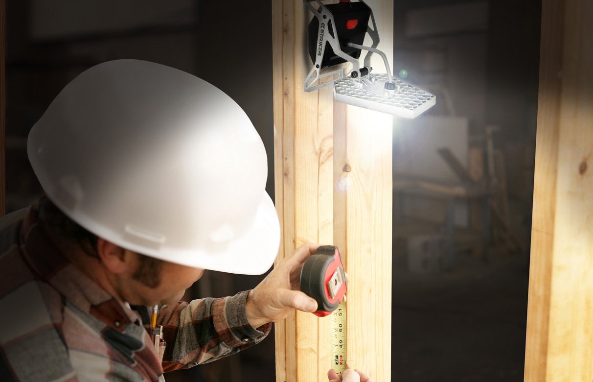 La luz de trabajo móvil en la construcción