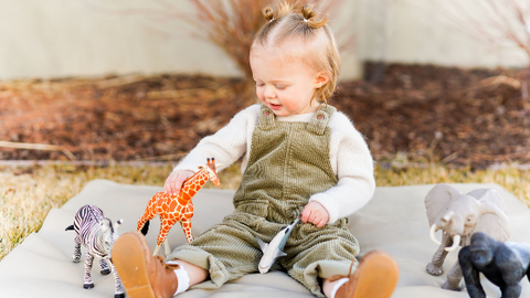 What to Know About Solitary Play for Babies and Toddlers