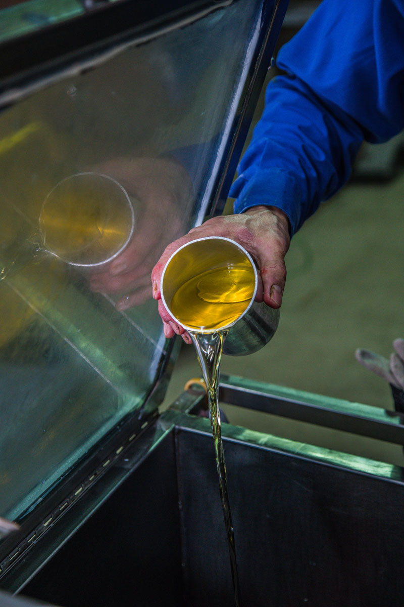 Joya candles being made. 