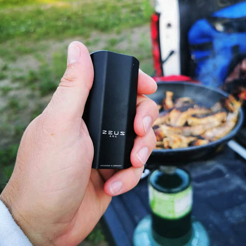 Zeus Arc GT Vaporizer in hand