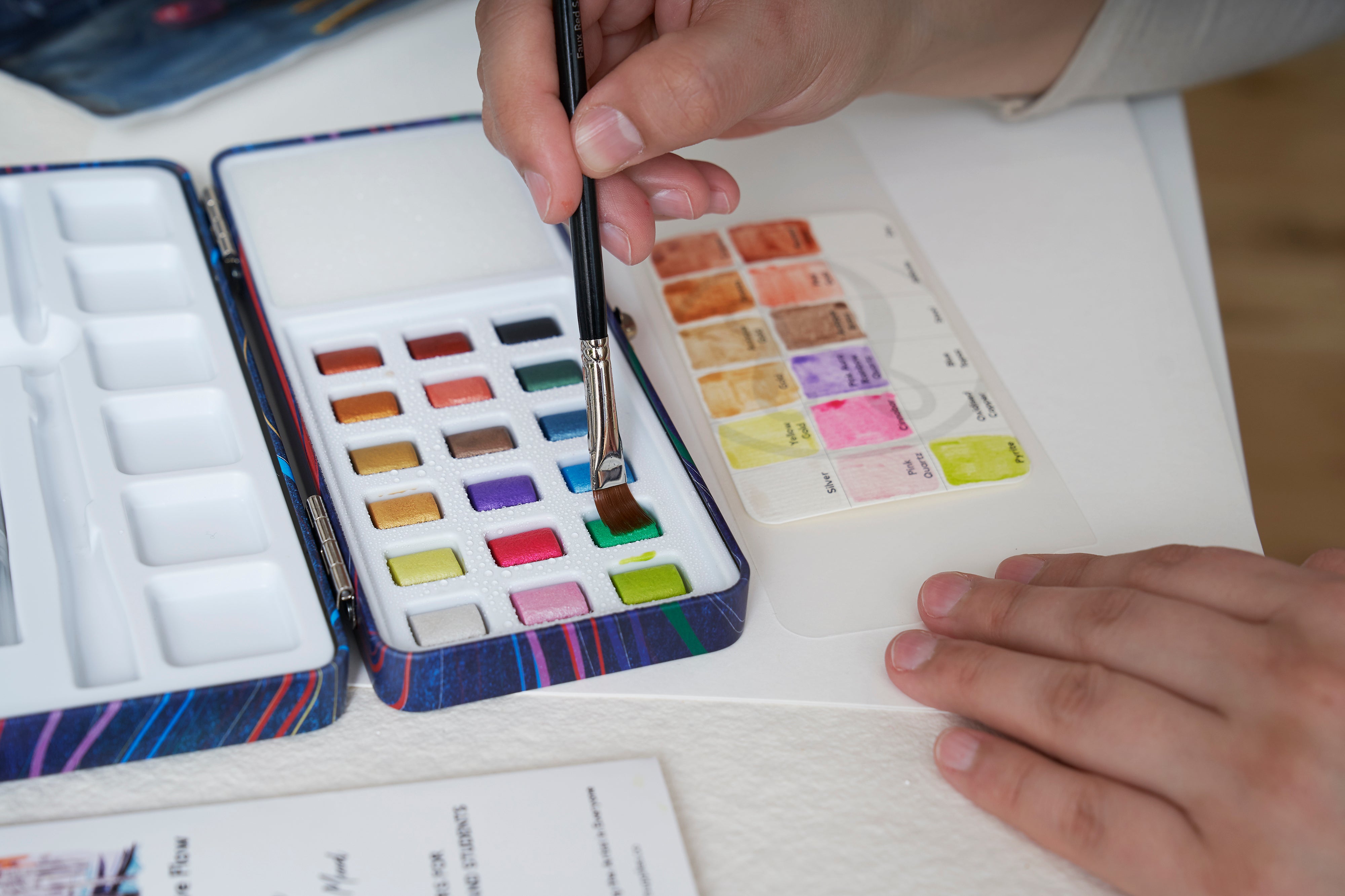Travel Watercolor Paint Set 19 Metallic Colors – ZenARTSupplies –  ZenARTSupplies