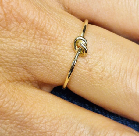 Knot Ring in 9Kt Gold