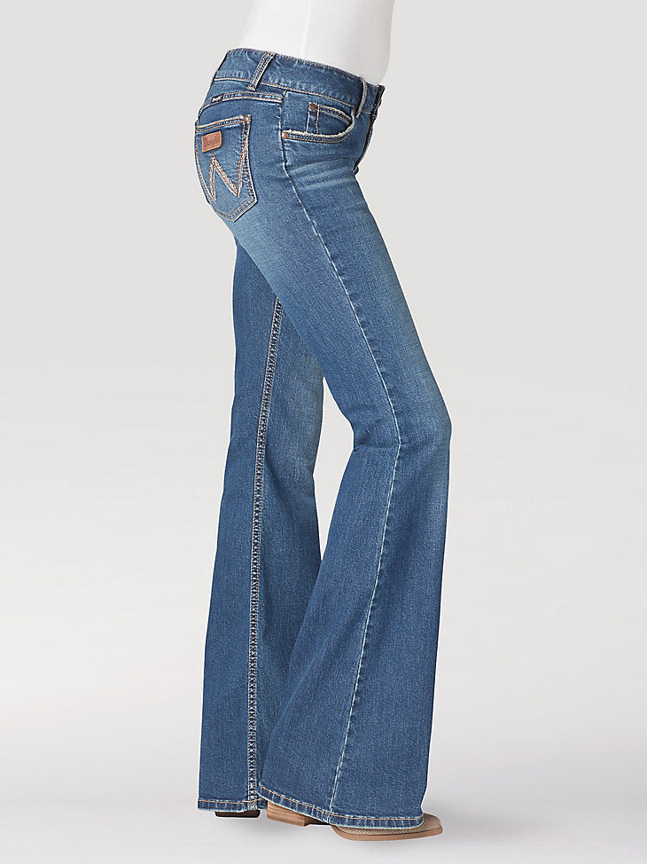 Women's Wrangler Retro® Mae Flare Jean in Faith – Dales Clothing Inc