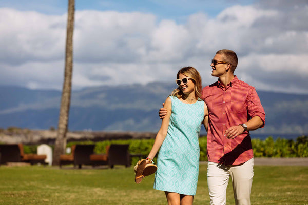 couple on a date in hawaii