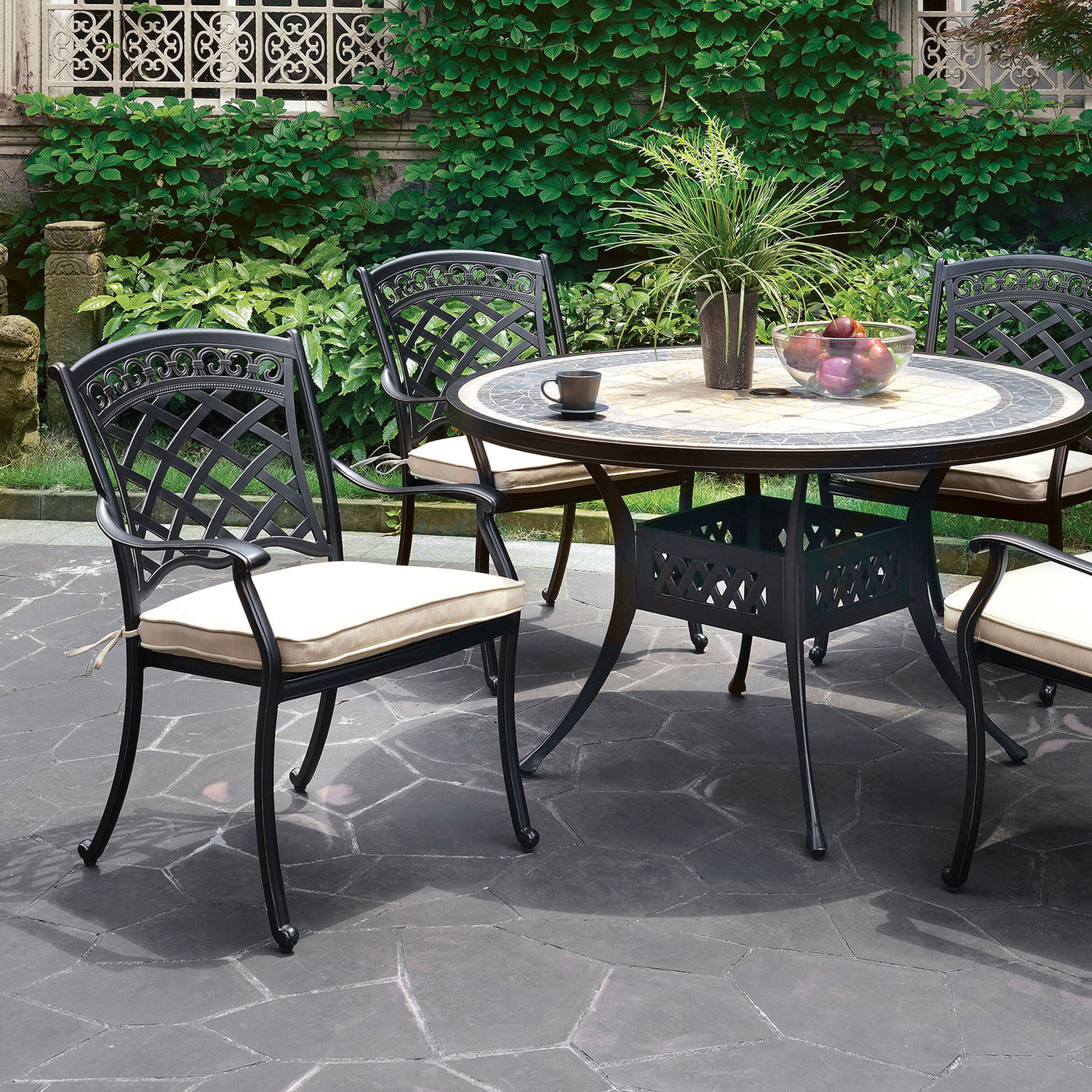 Round Patio Table With Chairs