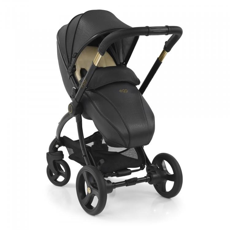 egg jurassic black carrycot