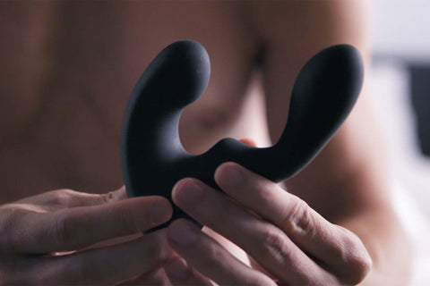 https://mygiddi.com/collections/vibrating-prostate-massager/products/tomo-come-hither-prostate-massager?_pos=4&_sid=0fbed17c4&_ss=r