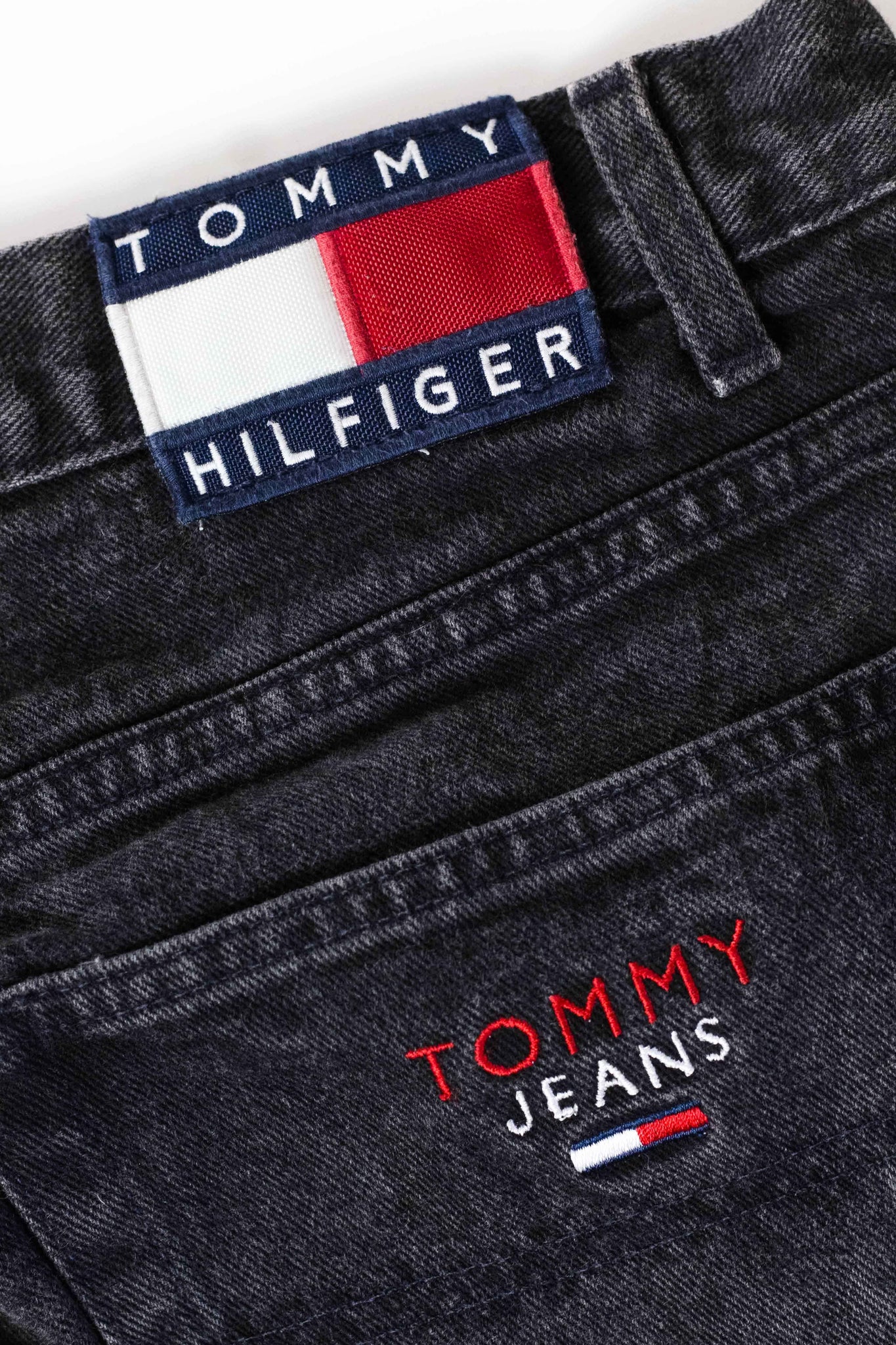 tommy jeans with logo