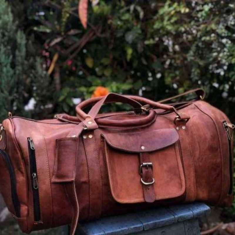 Choosing the Right Large Travel Bag: 6 Golden Rules