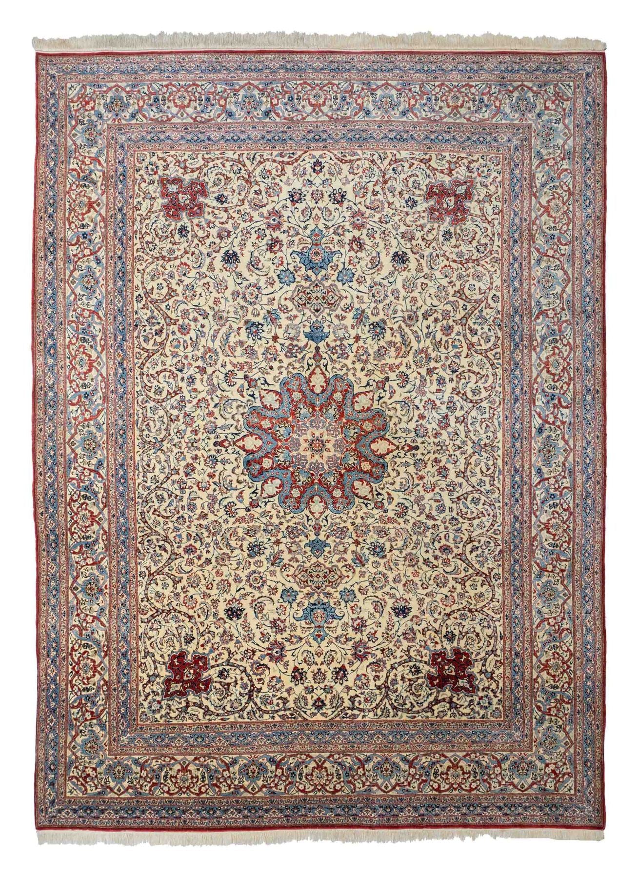 Ein Foto von einem Nain Teppich mit einem zentralen Medaillon.