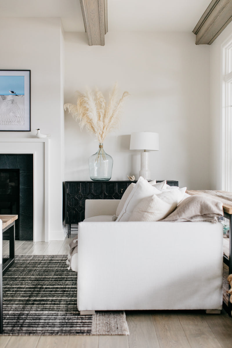Monica Freeborn Clean & Coastal // A Touch Of Modern In This West