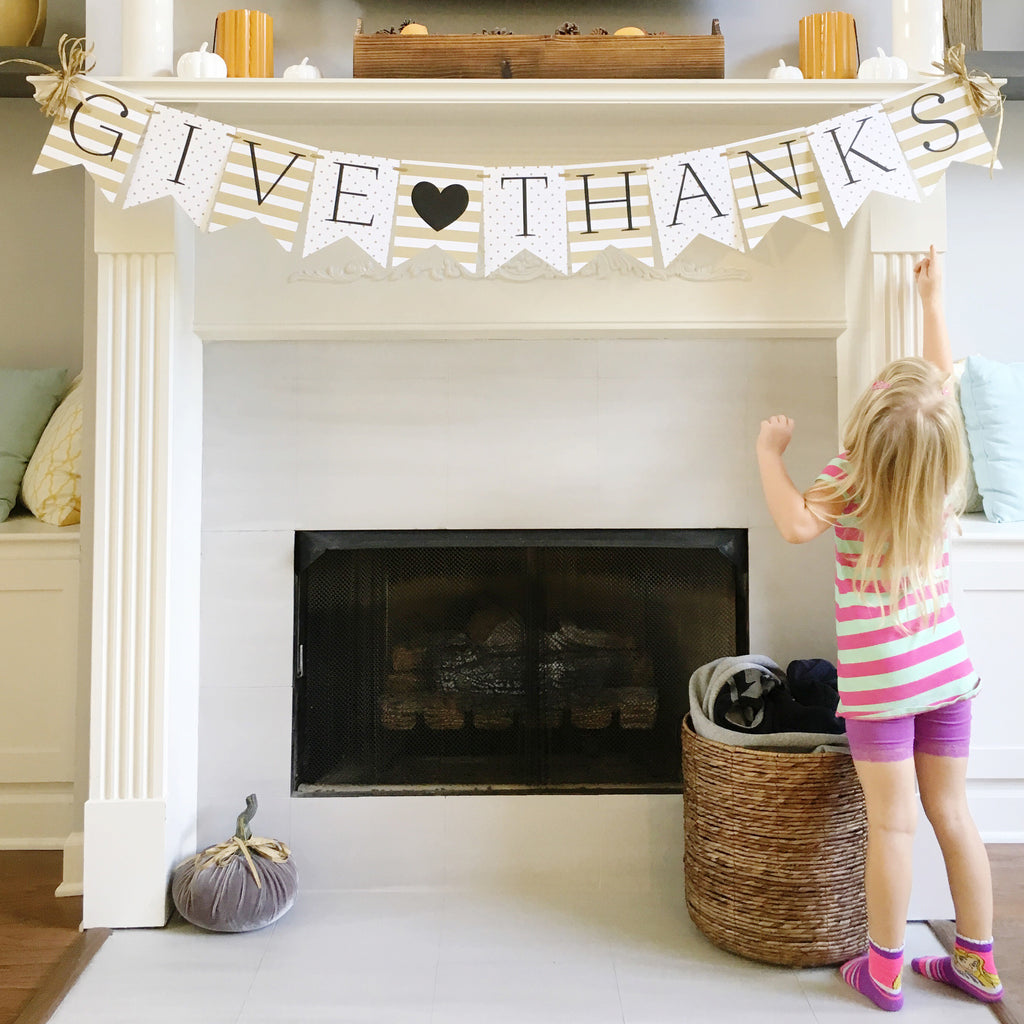 Free Printable Give Thanks Banner from Muscadine Press