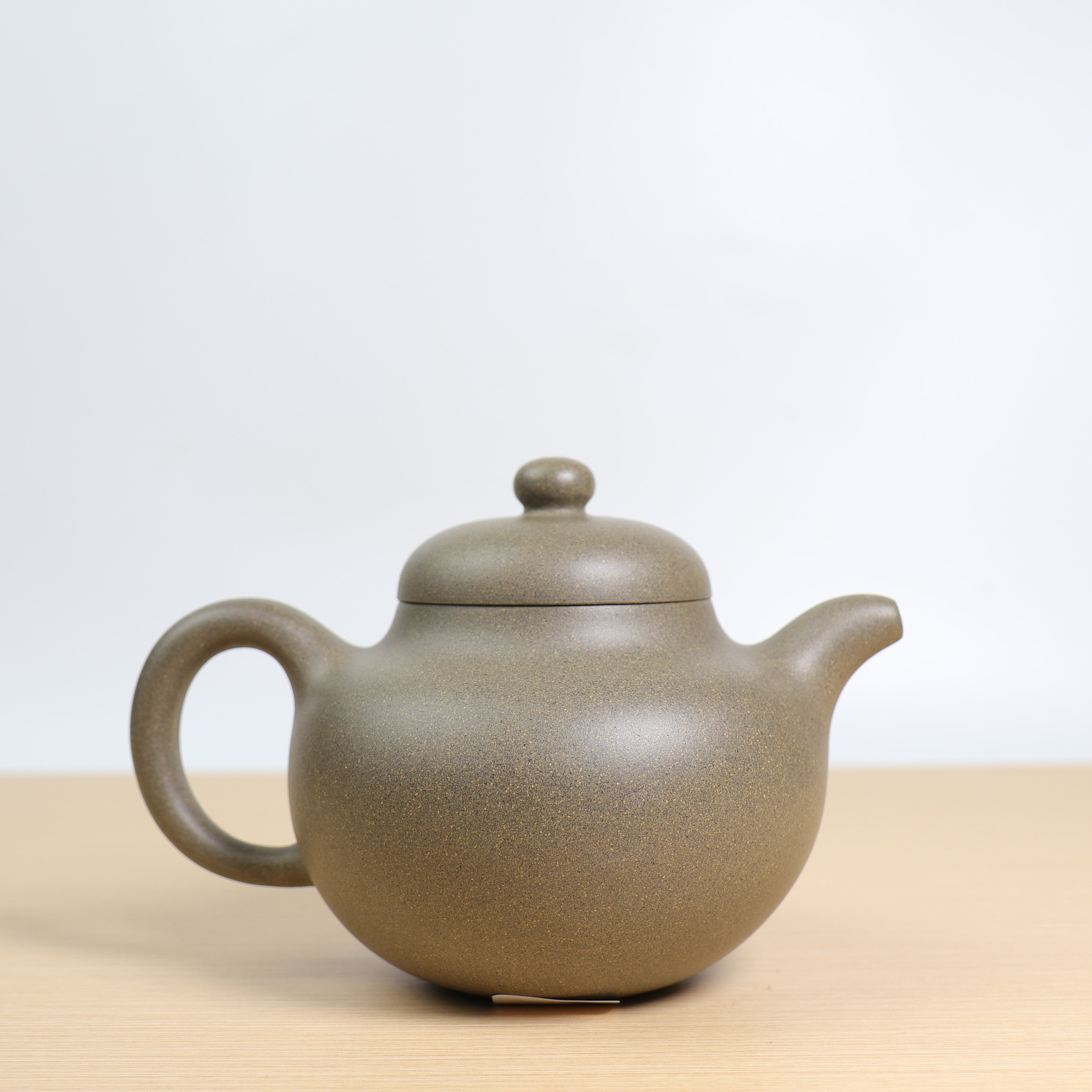 已售出）【掇只】青灰段泥紫砂茶壺– Cha-Tailor Tea Specialist