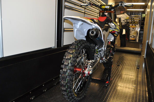 Risk Racing Lock-N-Load strapless motocross / moto motos / motos transport système de transport-No tie down straps