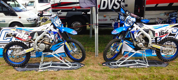 Risk Racing RR1 Ride-On Motocross Dirt Bike-Stand