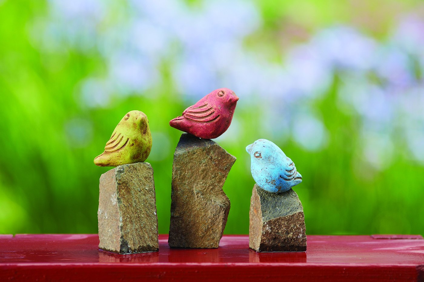 Happy Gardens - Mini Birds on Rocks, Set of 3 – Assorted Colors