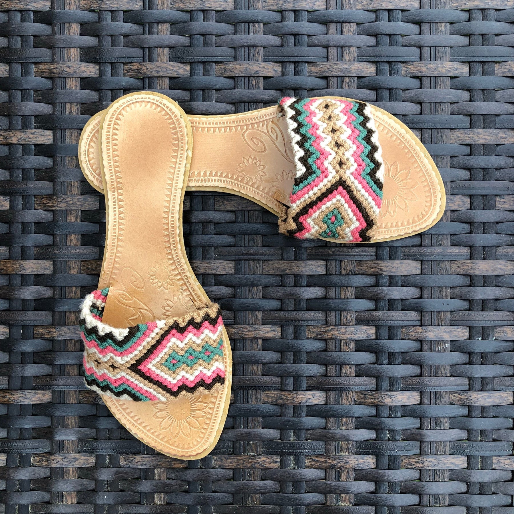 Cute Summer Sandals for women | Earth Tones Woven Slides | Colorful 4U