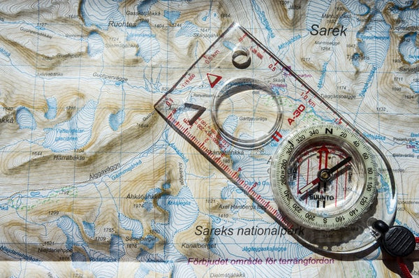 how to use a compass with map for navigation