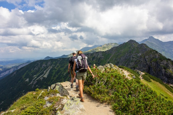thru-hiking gear list for beginners