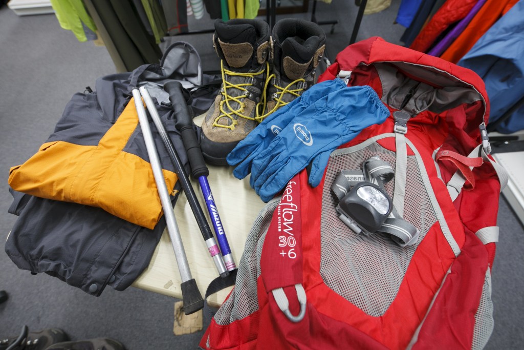 hiking tips for seniors