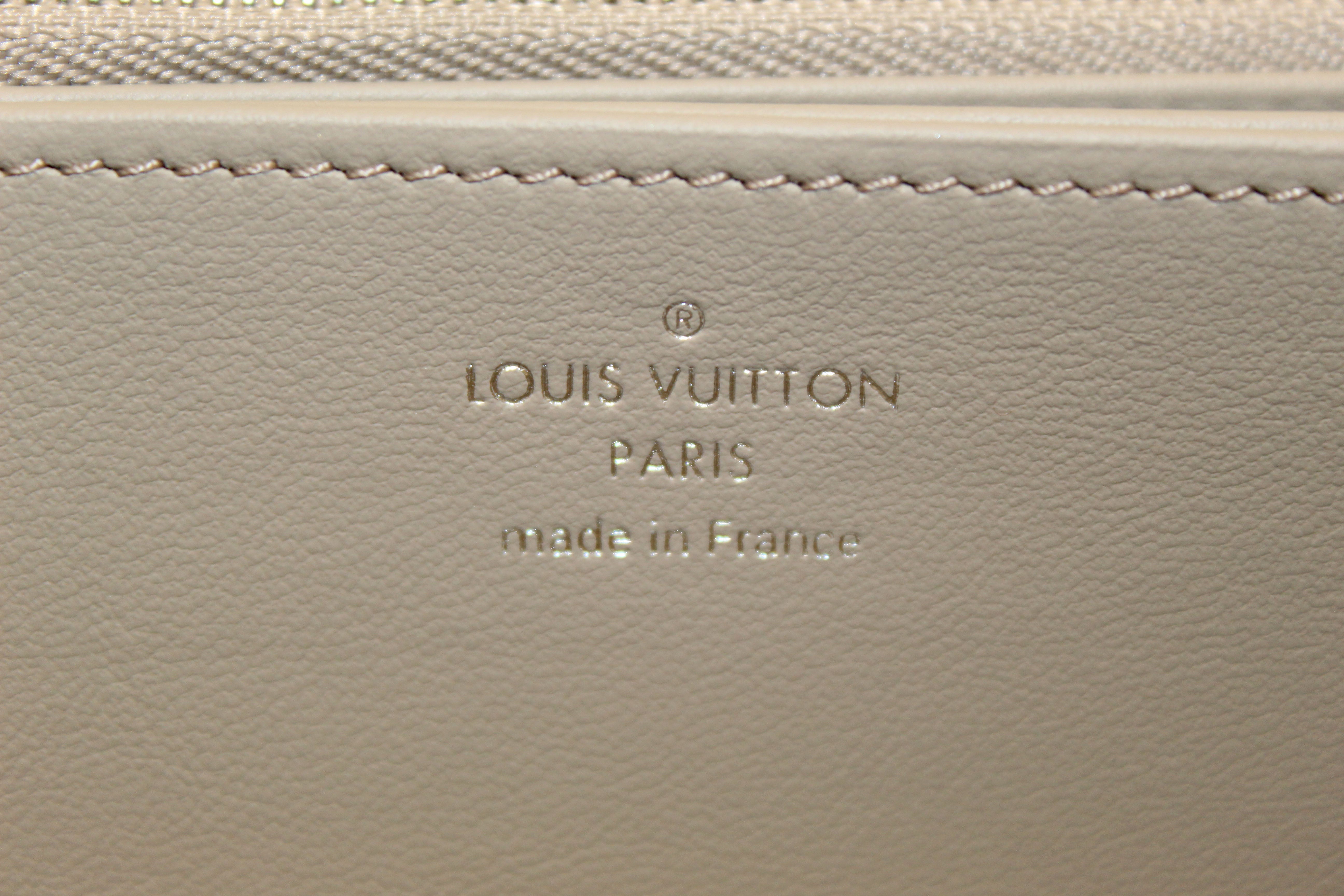 Authentic Louis Vuitton Galet Mahina Leather Zippy Wallet – Paris ...