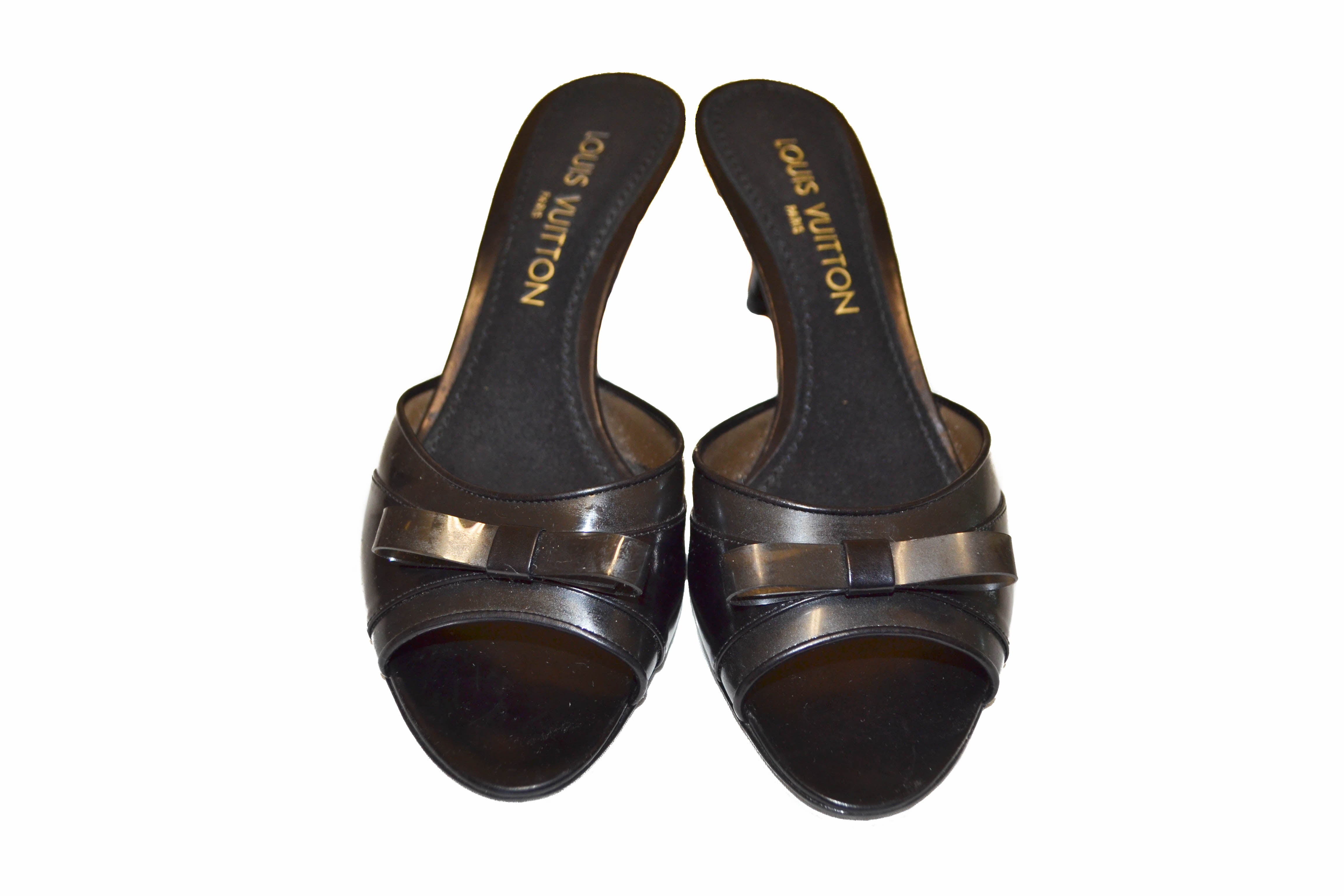 Authentic Louis Vuitton Black Leather Rubber Bow Sandal Size 38 – Paris Station Shop