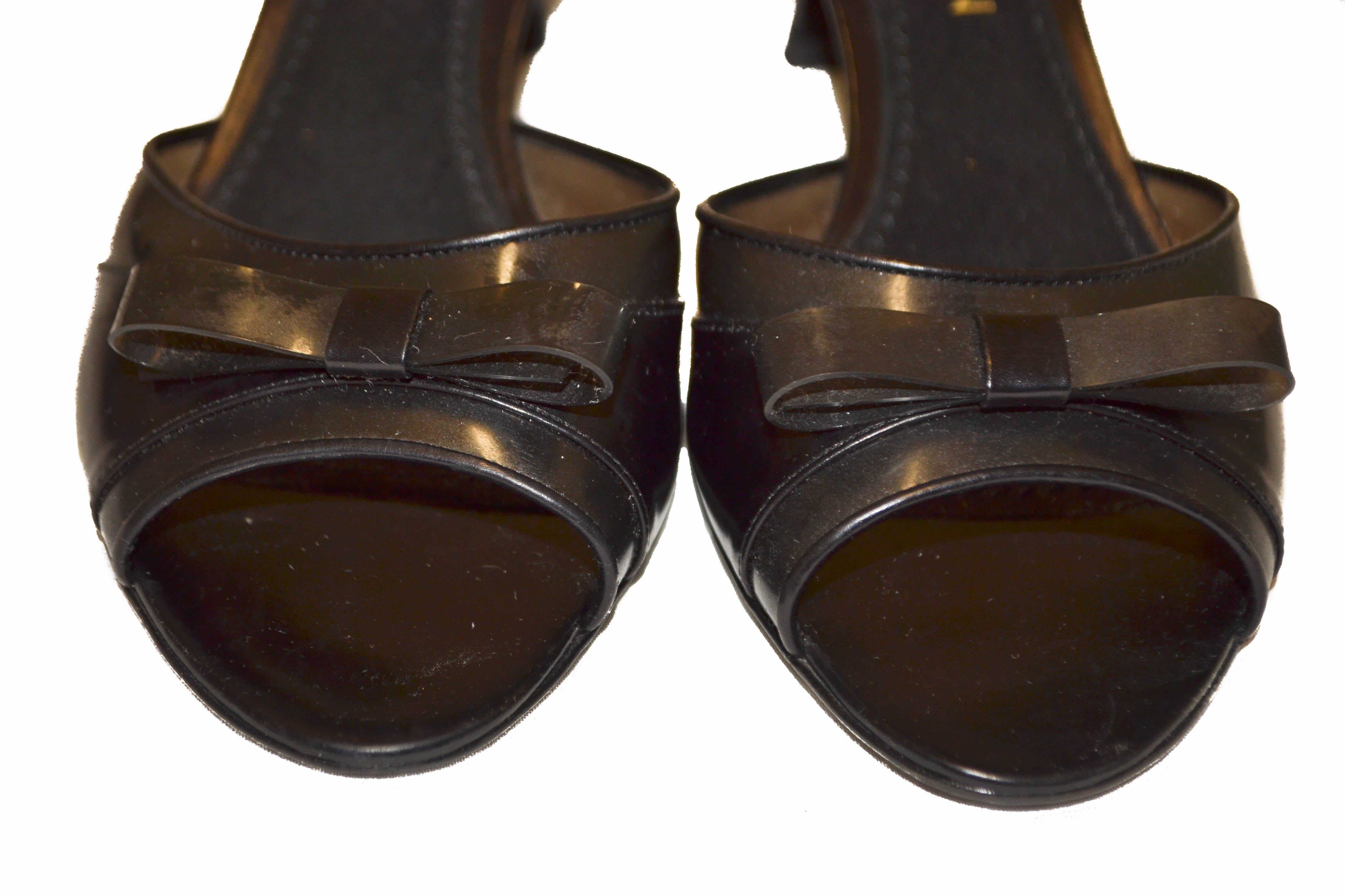 Authentic Louis Vuitton Black Leather Rubber Bow Sandal Size 38 – Paris ...