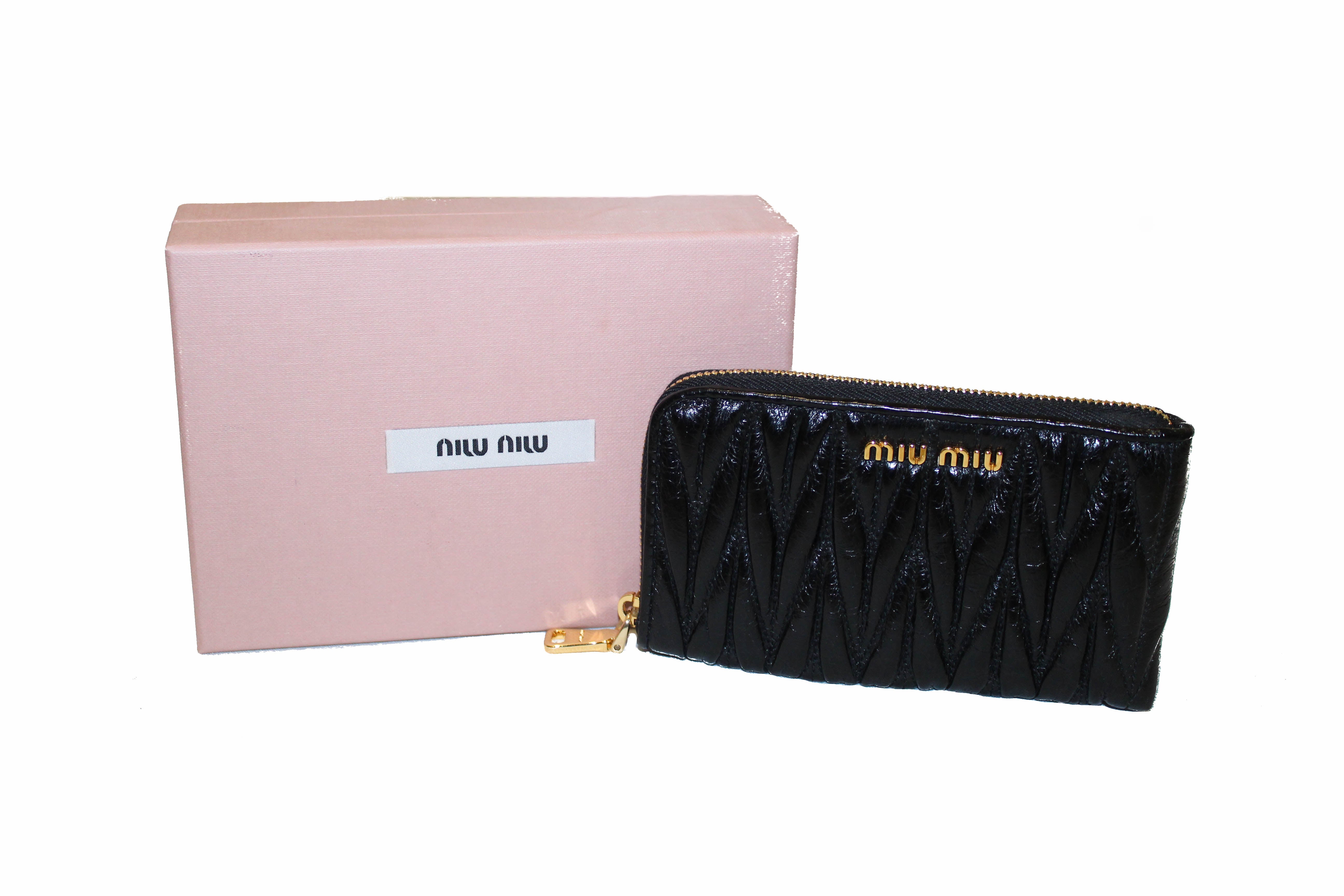 Authentic New Miu Miu Black Matelasse Distressed Leather Card Holder